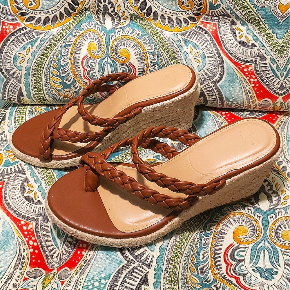 BROWN BRAIDED WEDGES